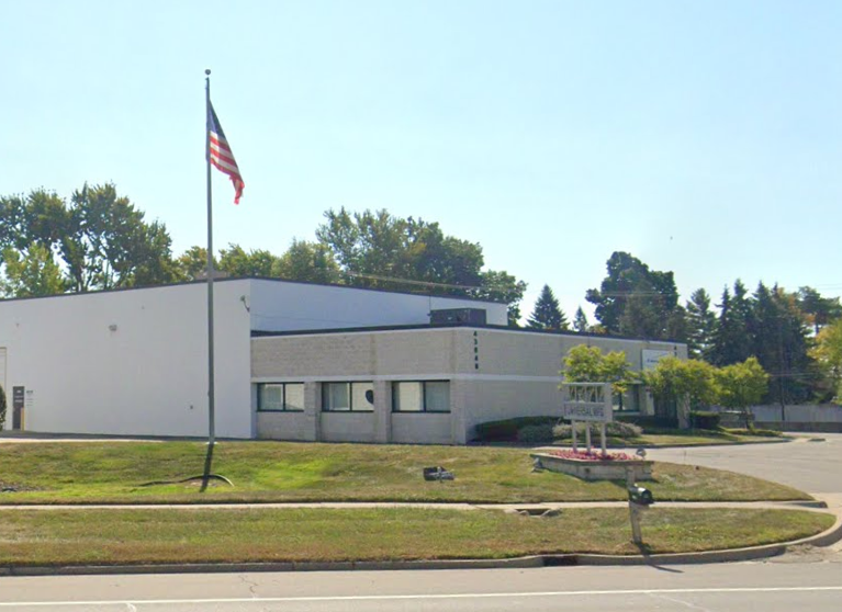 Long Shot Golf Building